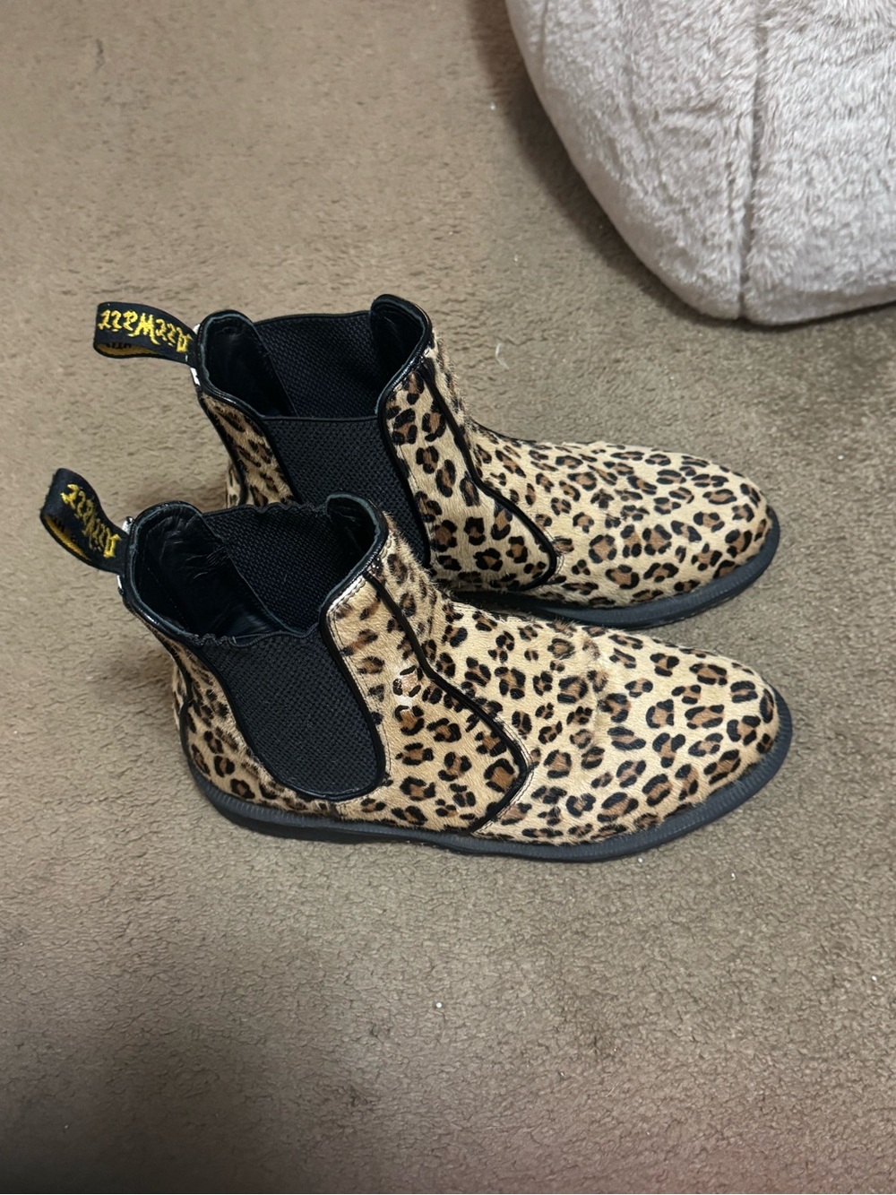 Dr. Martens Flora Leopard Print Chelsea Boots size 9